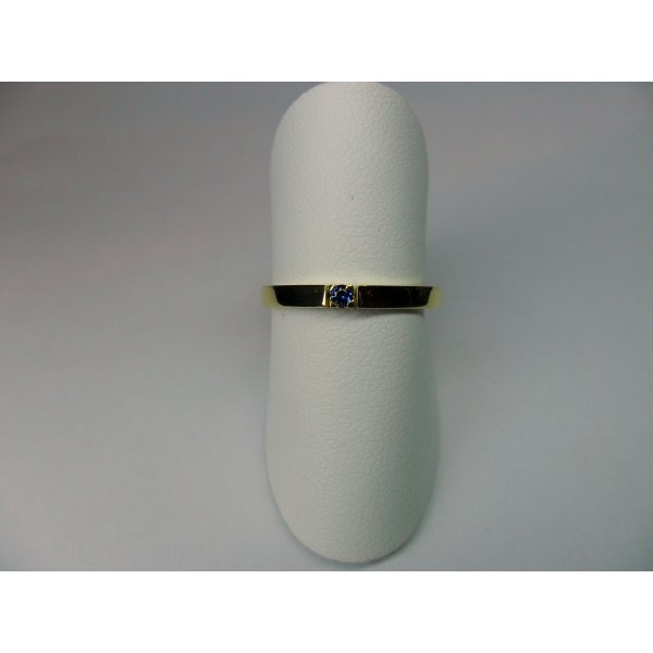 Yellow Gold Saphire Ring